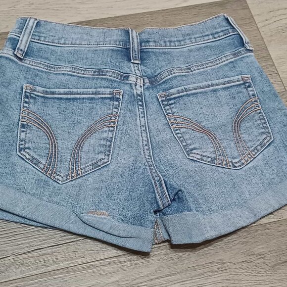 Hollister Shorts - Picture 3 of 3